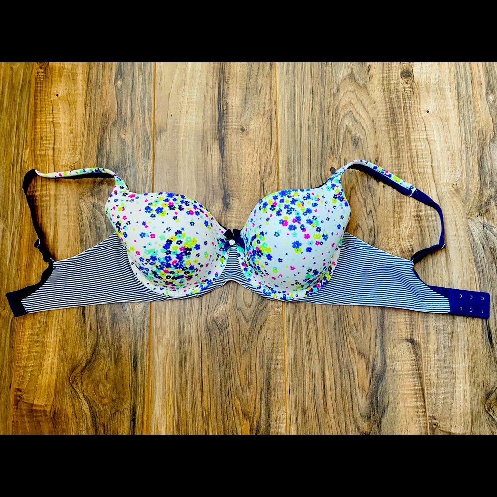 Victoria’s Secret lined demi bra